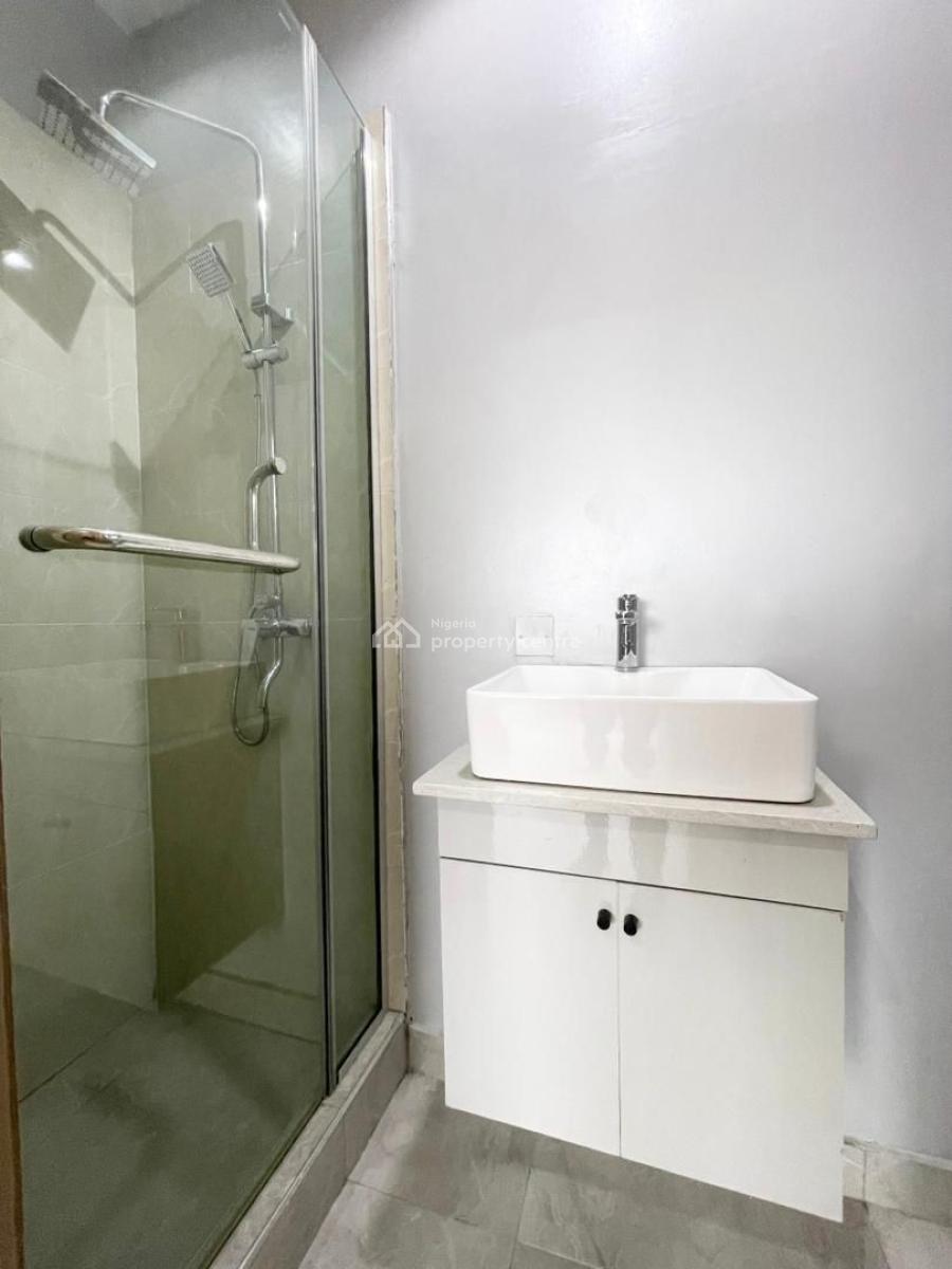 Elegant 3 Bedroom Apartment with a Swimming Pool , Gym and  a Bq, Lekki Phase 1, Lekki, Lagos, Flat / Apartment for Sale