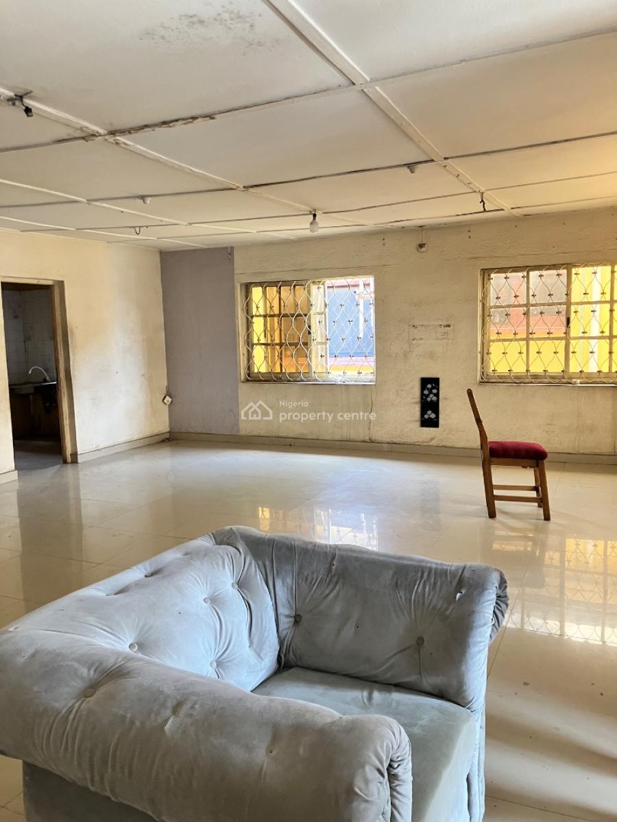 3 Bedroom Flat Upstairs with Spacious Parlor, Very Nice and Clean Environment Area Off Awolowo Ikeja, Ikeja, Lagos, Flat / Apartment for Rent