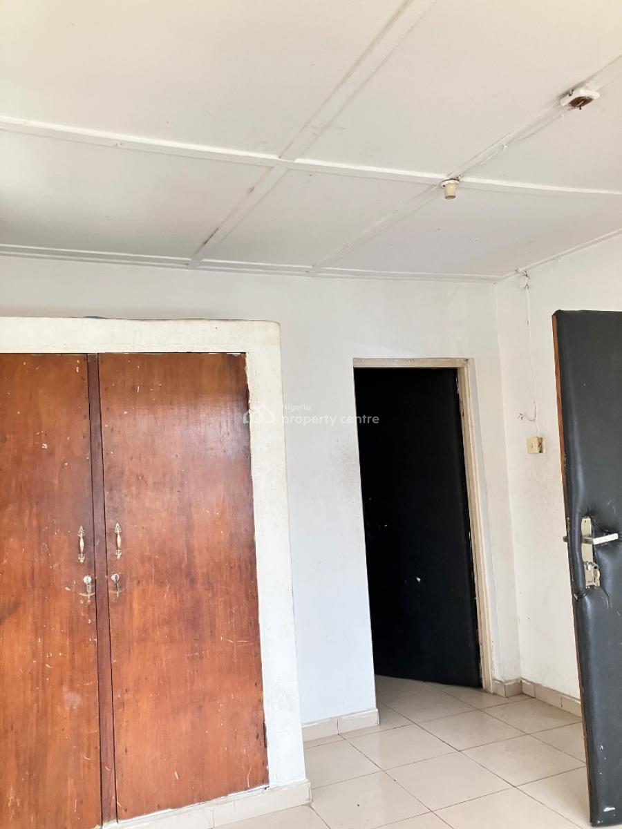 3 Bedroom Flat Upstairs with Spacious Parlor, Very Nice and Clean Environment Area Off Awolowo Ikeja, Ikeja, Lagos, Flat / Apartment for Rent