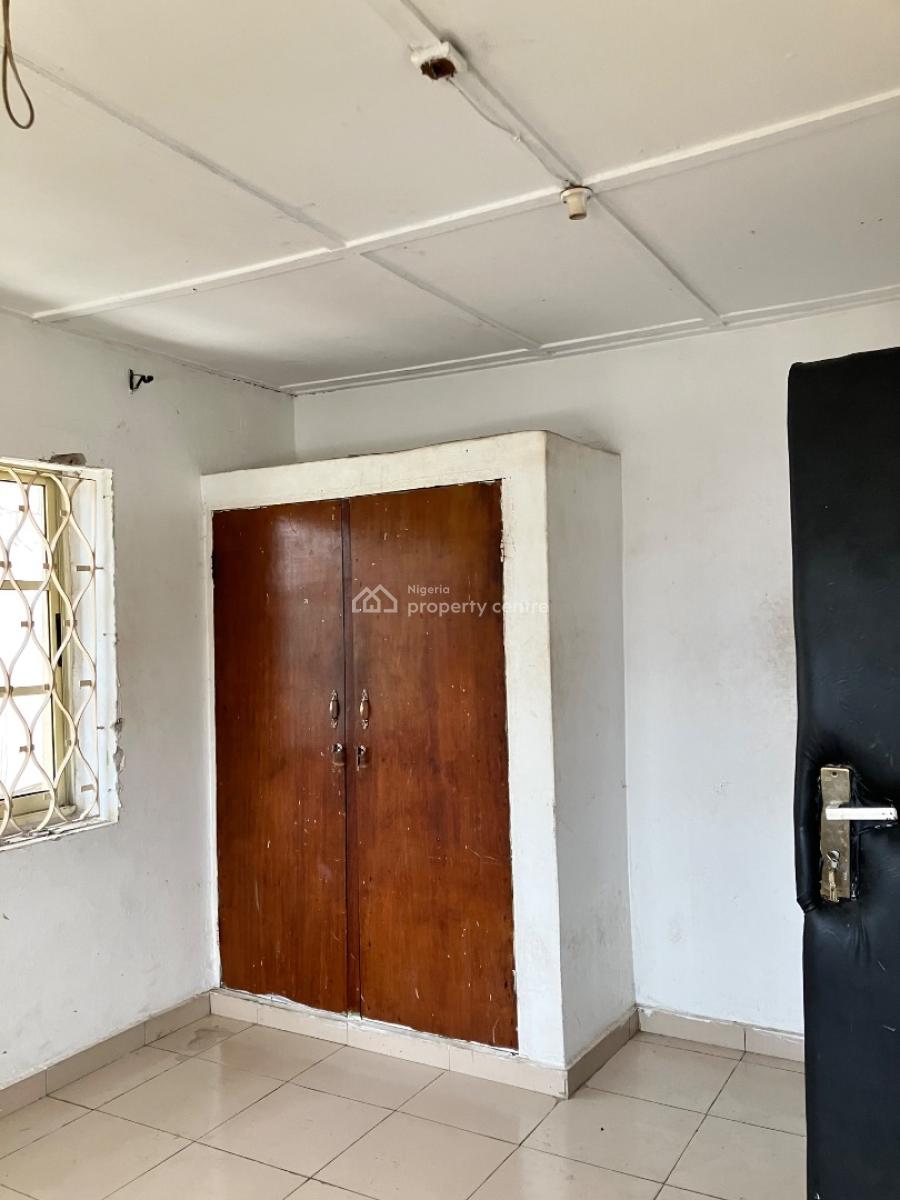 3 Bedroom Flat Upstairs with Spacious Parlor, Very Nice and Clean Environment Area Off Awolowo Ikeja, Ikeja, Lagos, Flat / Apartment for Rent