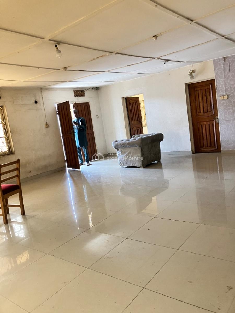 3 Bedroom Flat Upstairs with Spacious Parlor, Very Nice and Clean Environment Area Off Awolowo Ikeja, Ikeja, Lagos, Flat / Apartment for Rent