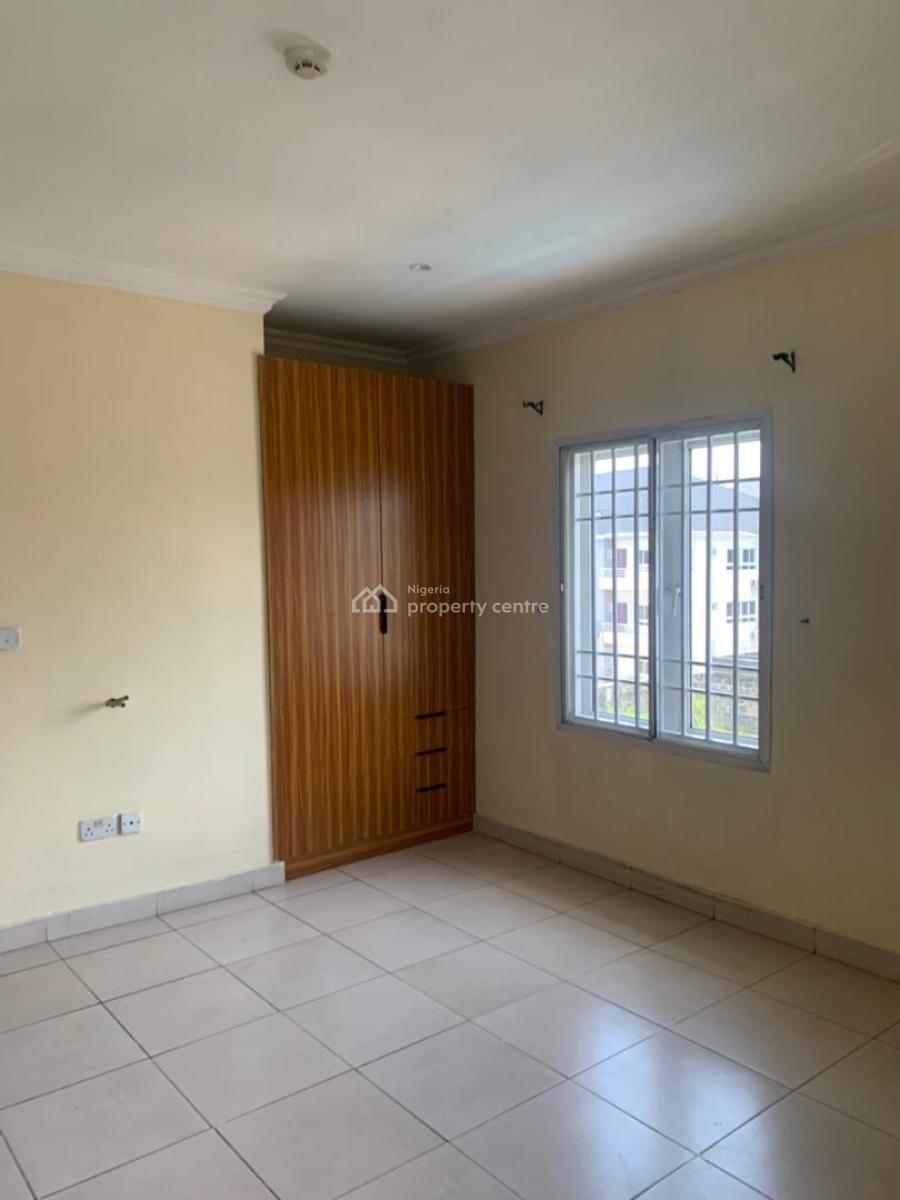 Pacious 3 Bedroom Flat on Second Floor. with Swimming Pool, White Sand, Lekki Right, Lekki, Lagos, Flat / Apartment for Rent