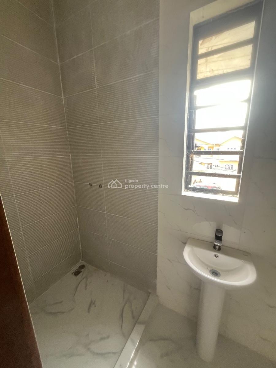 Luxury Brand New 3 Bedroom Flat Upstairs, Abraham Adesanya Scheme, Ajah, Lagos, Flat / Apartment for Rent