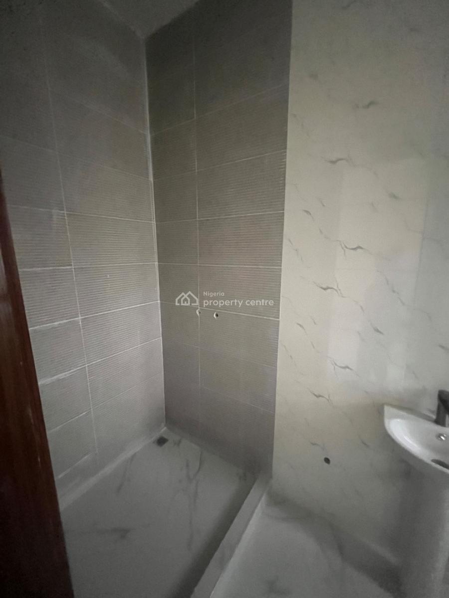 Luxury Brand New 3 Bedroom Flat Upstairs, Abraham Adesanya Scheme, Ajah, Lagos, Flat / Apartment for Rent