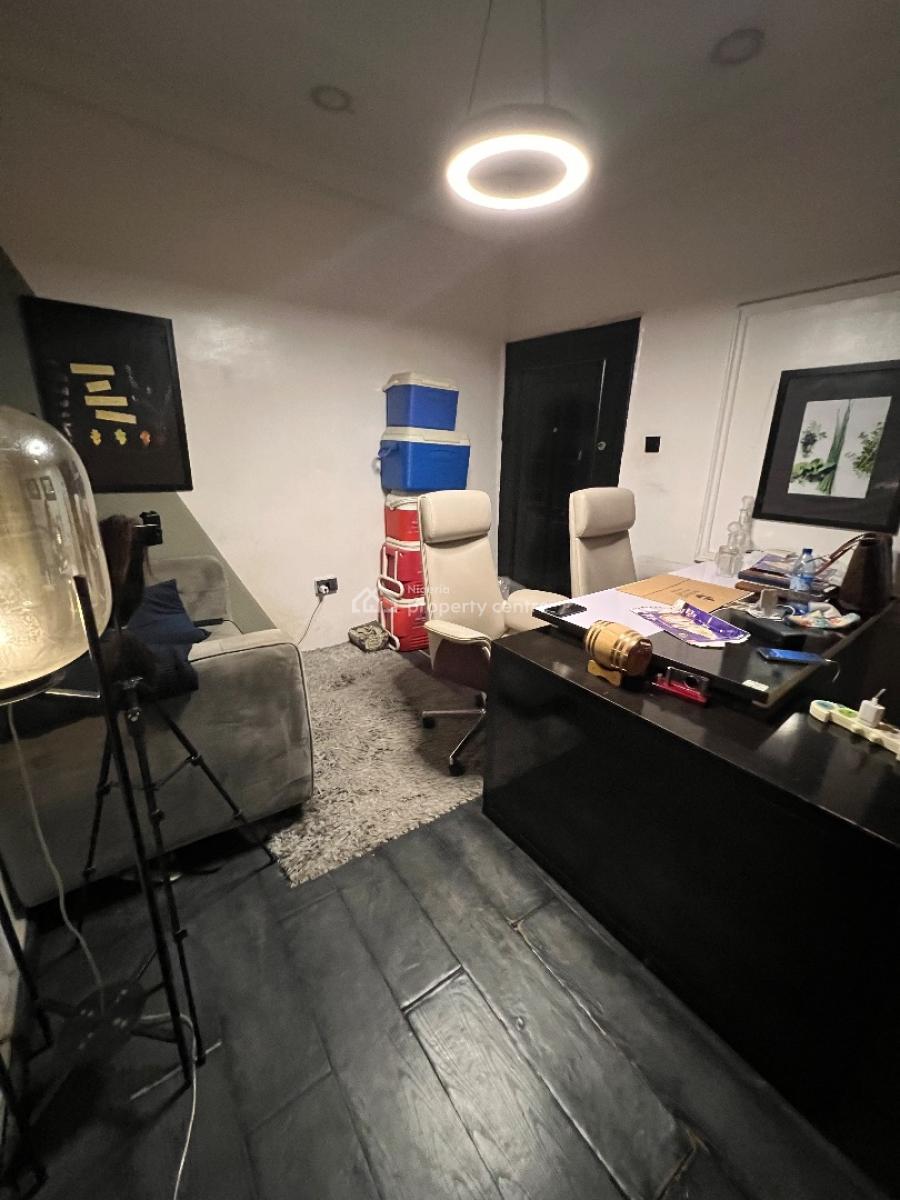 a Very Spacious Shop, Adebayo Doherty Road Lekki Phase 1, Lekki, Lagos, Shop for Rent