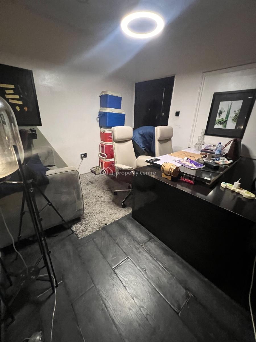 a Very Spacious Shop, Adebayo Doherty Road Lekki Phase 1, Lekki, Lagos, Shop for Rent