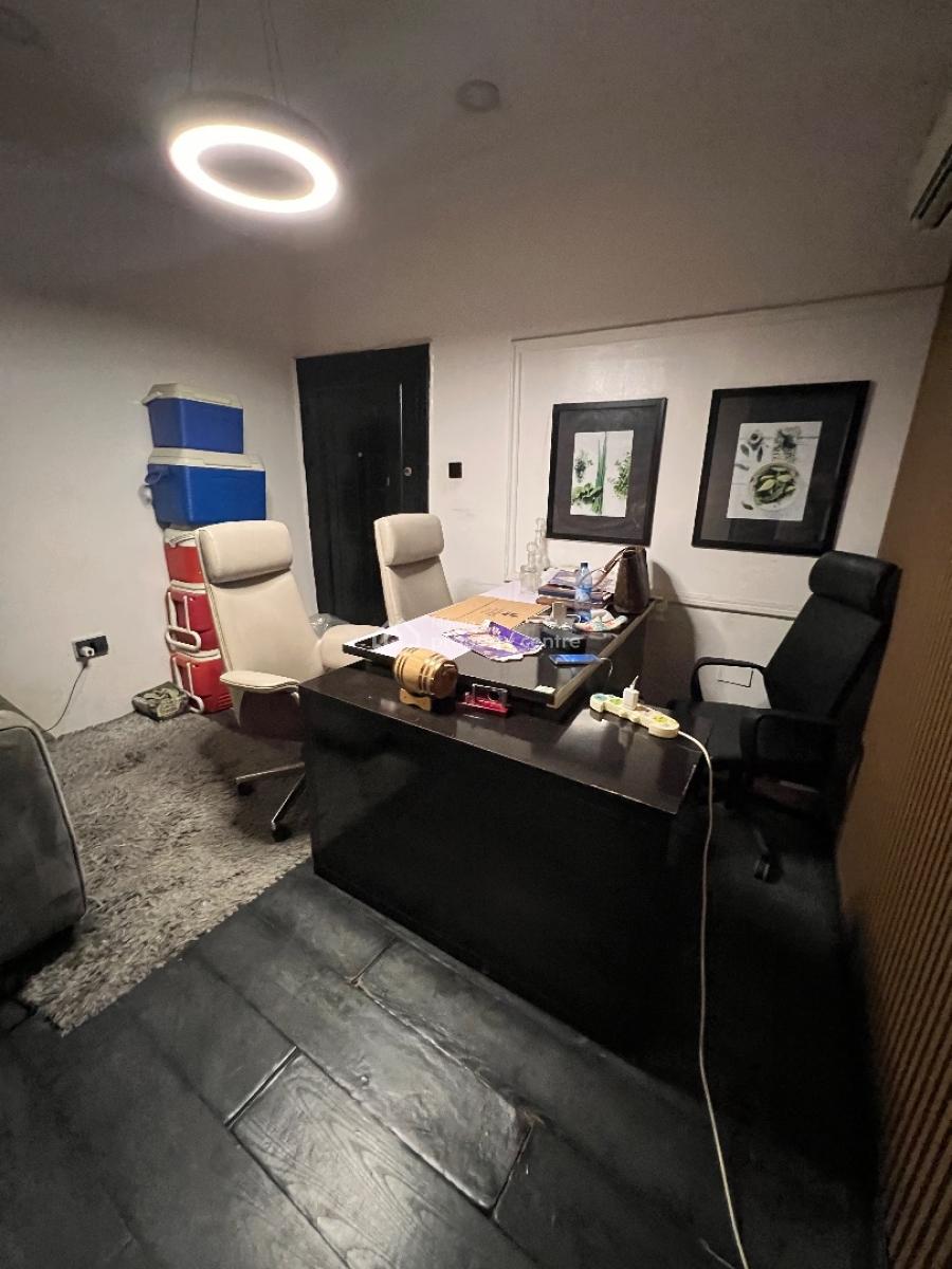 a Very Spacious Shop, Adebayo Doherty Road Lekki Phase 1, Lekki, Lagos, Shop for Rent