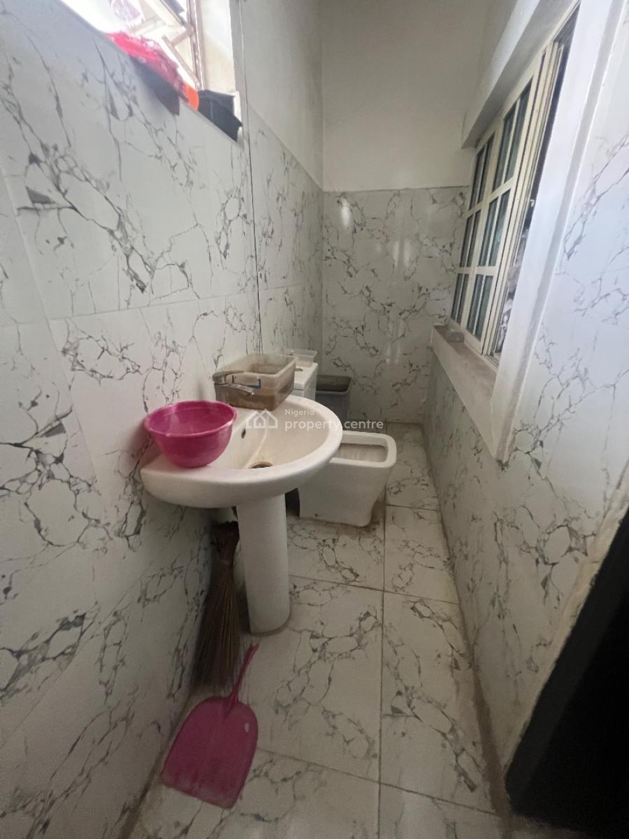 a Very Spacious Shop, Adebayo Doherty Road Lekki Phase 1, Lekki, Lagos, Shop for Rent