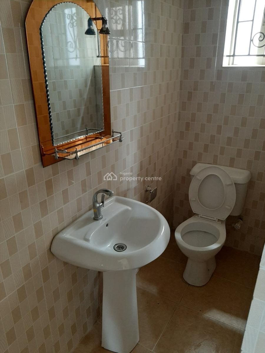 1 Bedroom (a Room and a Palour) En-suite Flat with Guest Toilet. Self-, Before Chevron Drive 2nd Toll Gate, Agungi, Lekki, Lagos, Flat / Apartment for Rent