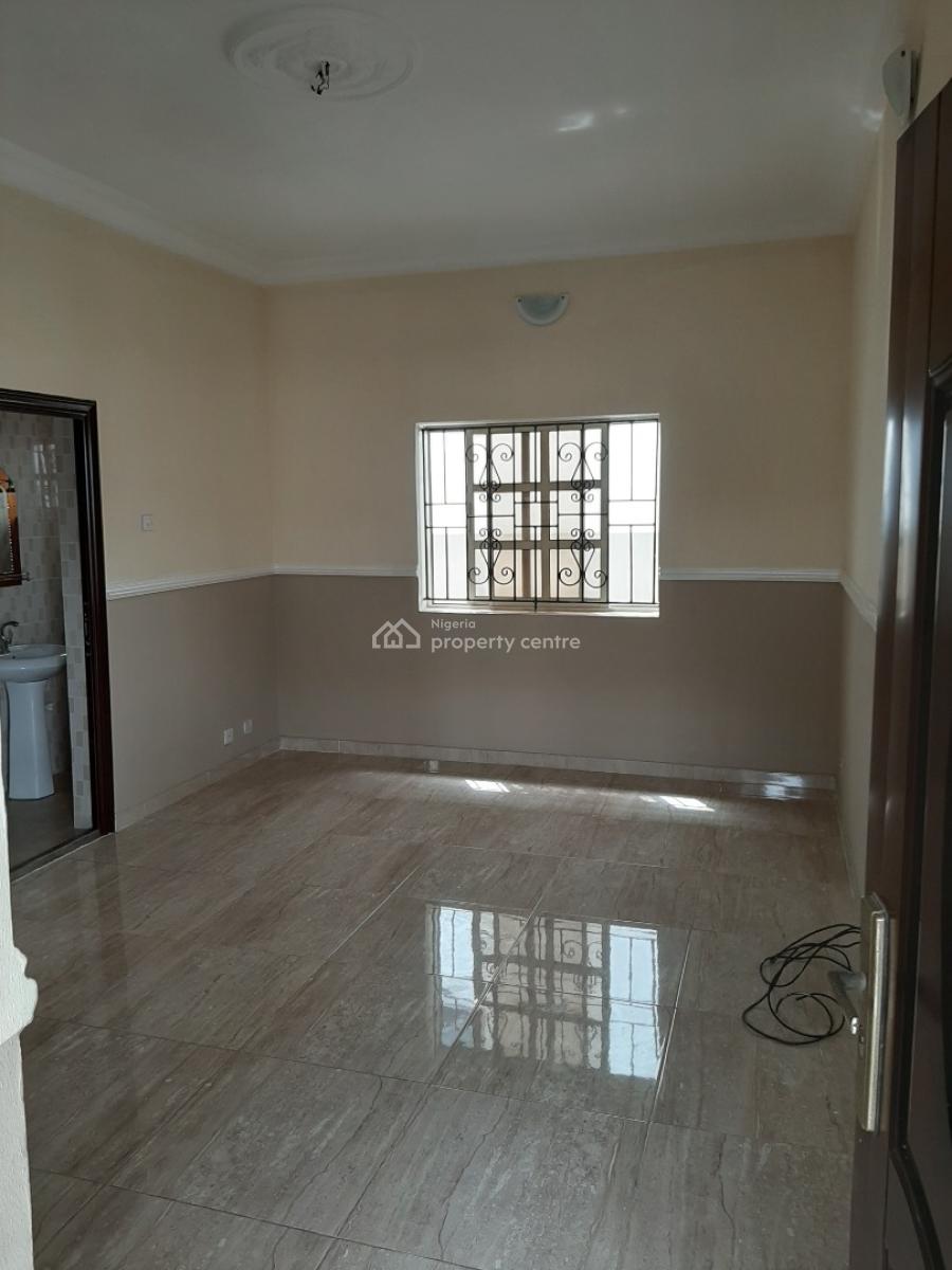 1 Bedroom (a Room and a Palour) En-suite Flat with Guest Toilet. Self-, Before Chevron Drive 2nd Toll Gate, Agungi, Lekki, Lagos, Flat / Apartment for Rent