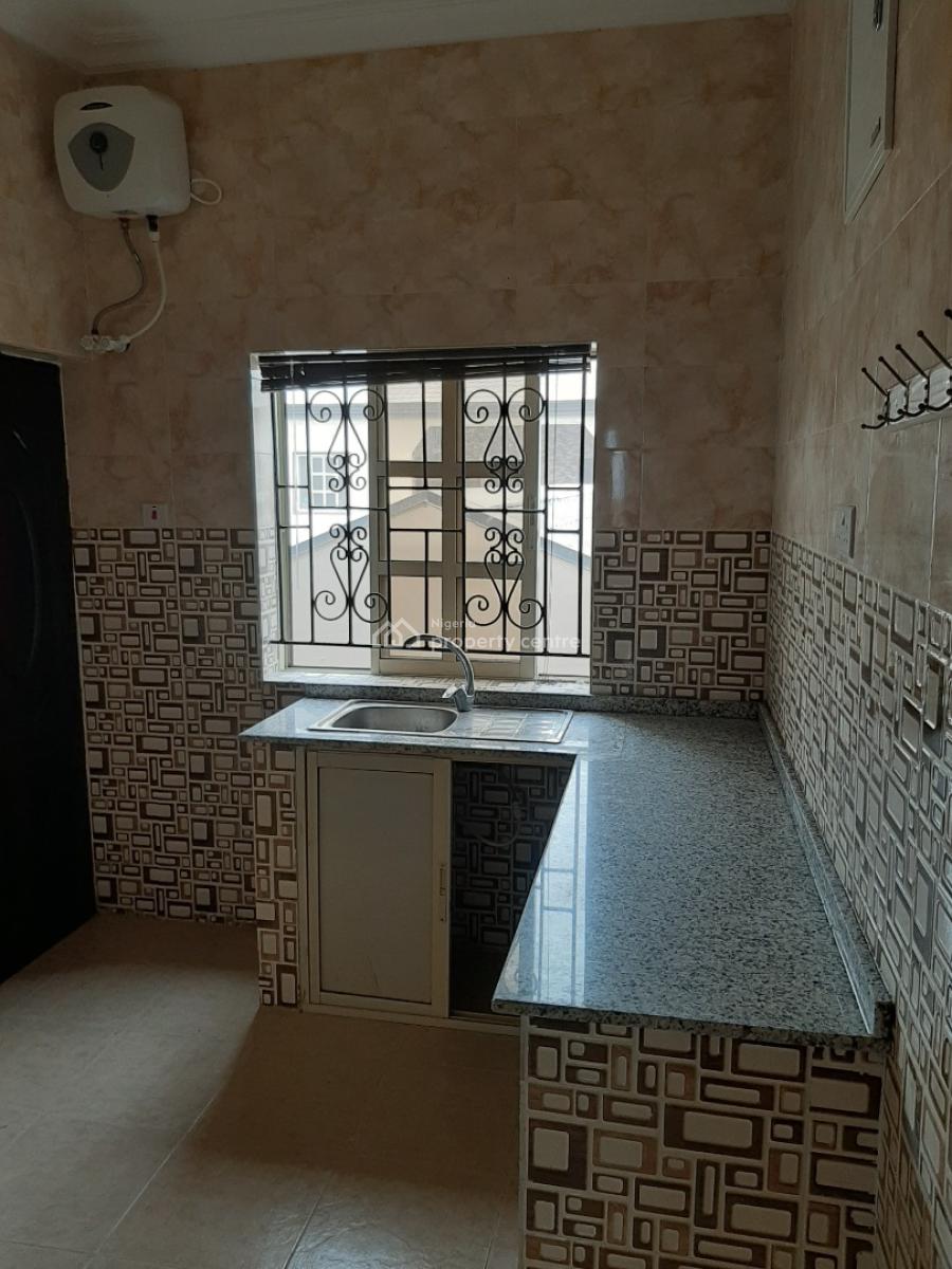1 Bedroom (a Room and a Palour) En-suite Flat with Guest Toilet. Self-, Before Chevron Drive 2nd Toll Gate, Agungi, Lekki, Lagos, Flat / Apartment for Rent