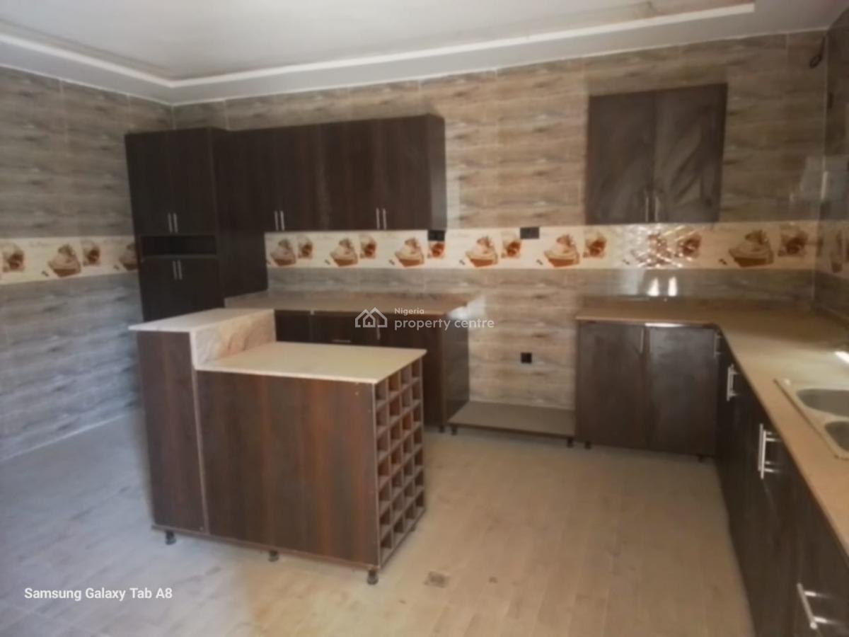 5 Bedroom Terrace Duplex with 1 Room Bq, Guzape, Guzape District, Abuja, Terraced Duplex for Sale