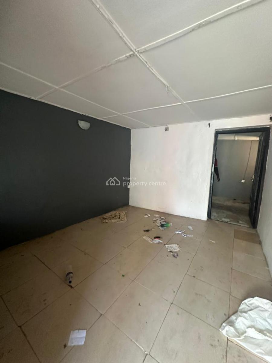 a Wing of 2 Bedroom Self Contained, Jericho, Ibadan, Oyo, Flat / Apartment for Rent