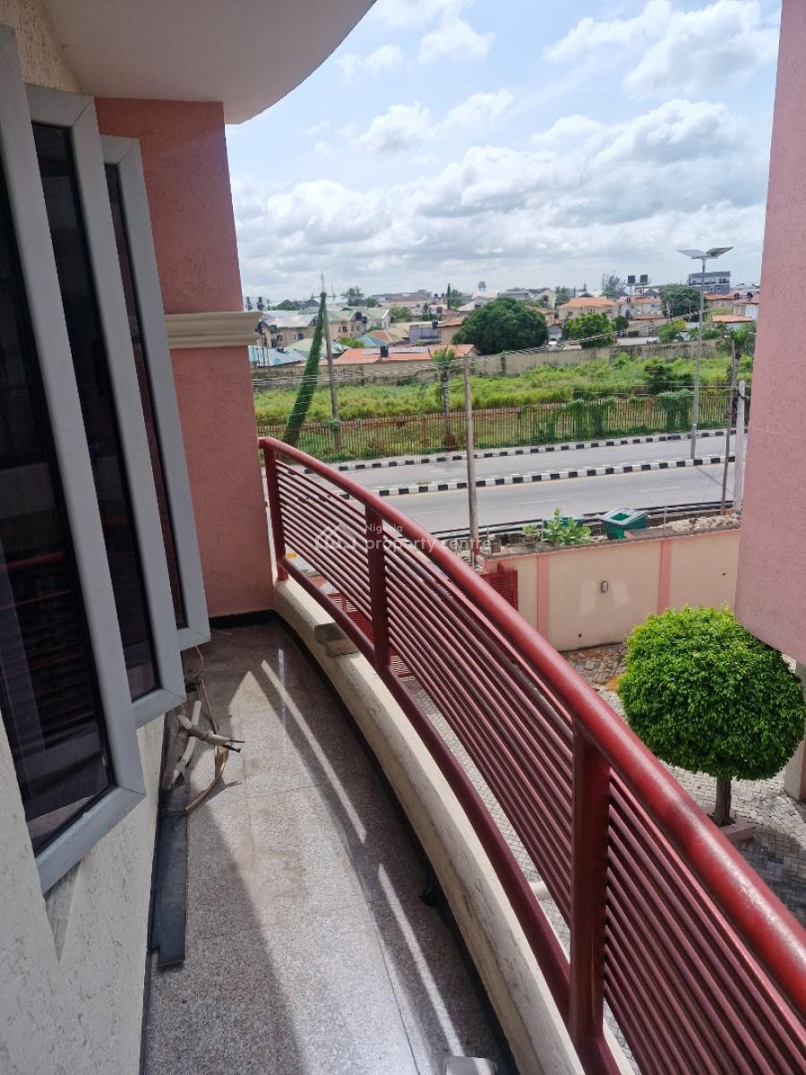 Hot Cake Well Maintained 2 Bedroom., Freedom Way, Lekki Phase 1, Lekki, Lagos, Flat / Apartment for Rent