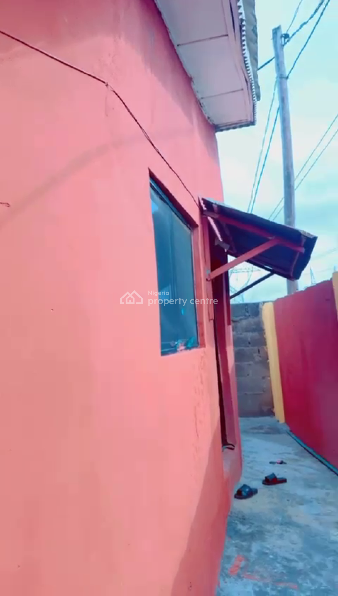 2 Bedroom Flat, Isolo, Lagos, Flat / Apartment for Sale