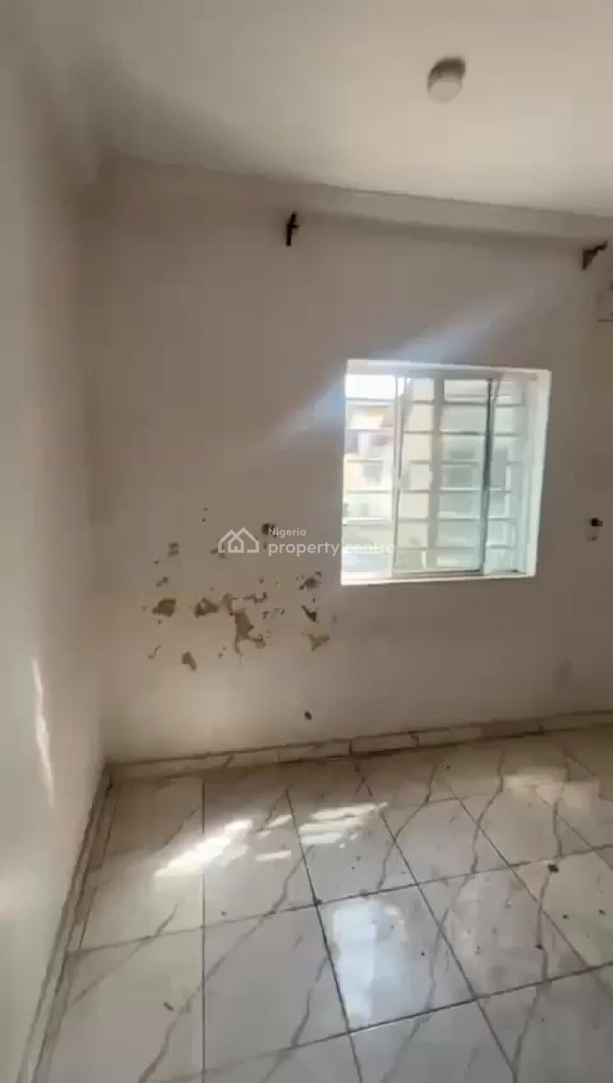 Neatly Used Mini Flat, Akoka, Yaba, Lagos, Flat / Apartment for Rent