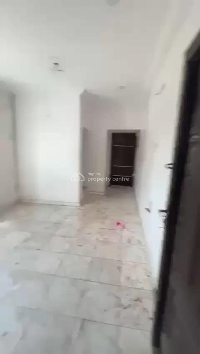 Neatly Used Mini Flat, Akoka, Yaba, Lagos, Flat / Apartment for Rent