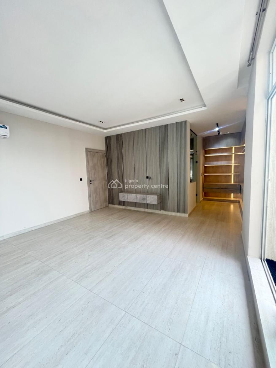 Luxurious 2 Bedroom Spacious Penthouse with Bq, Pool, Elevator & Gym, Lekki Phase 1, Lekki, Lagos, Flat / Apartment for Sale