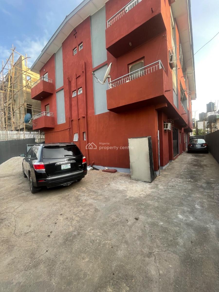 Spacious Renovated 3 Bedroom in an Estate, Gbagada, Lagos, Flat / Apartment for Rent