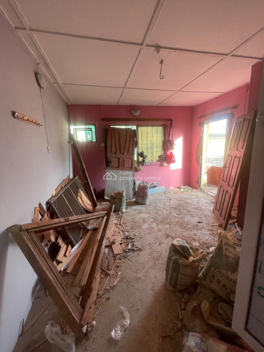 Spacious Renovated 3 Bedroom in an Estate, Gbagada, Lagos, Flat / Apartment for Rent