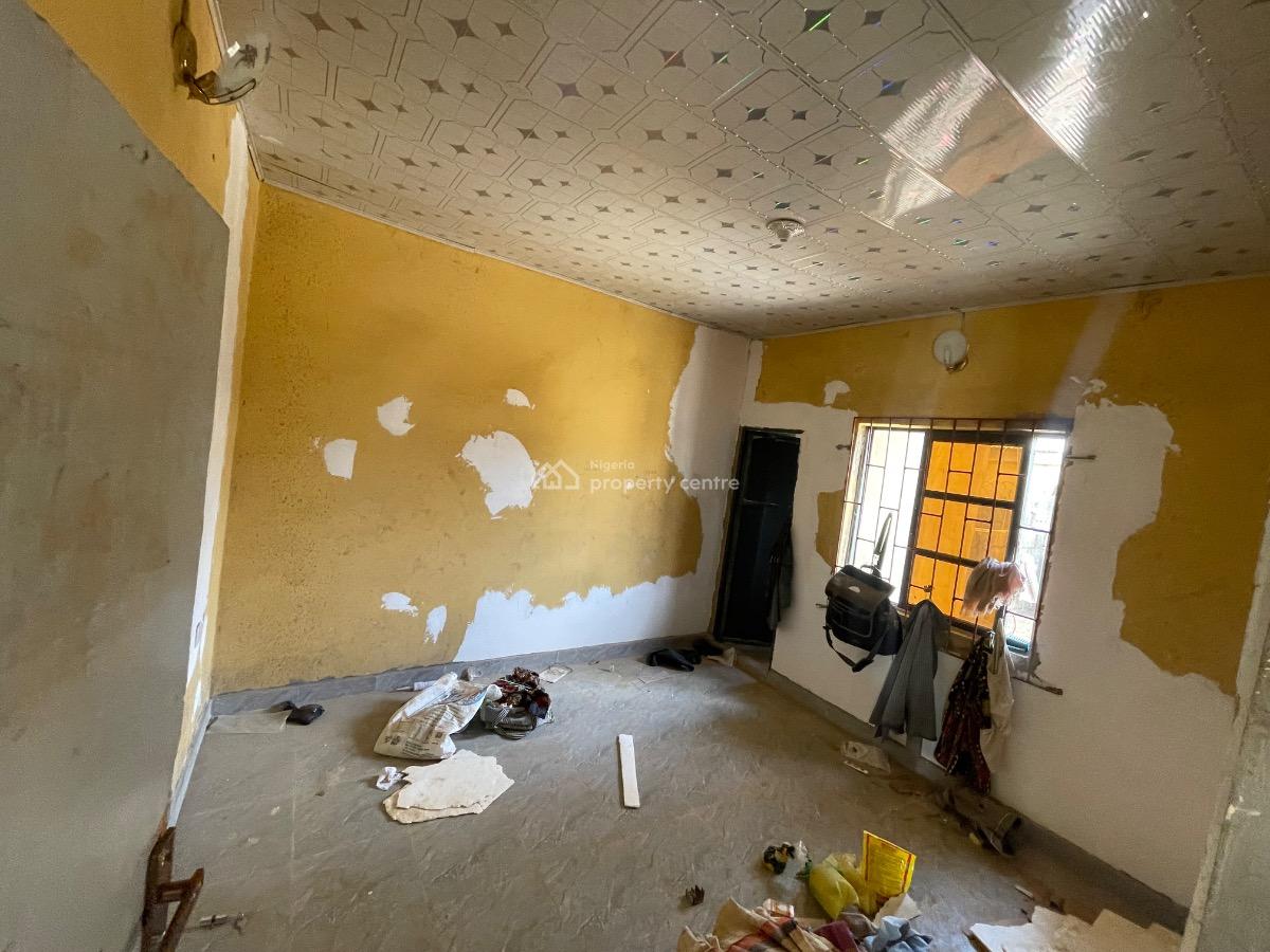 2 Bedroom Flat, Nia Senior Quarters, Lugbe District, Abuja, Flat / Apartment for Rent