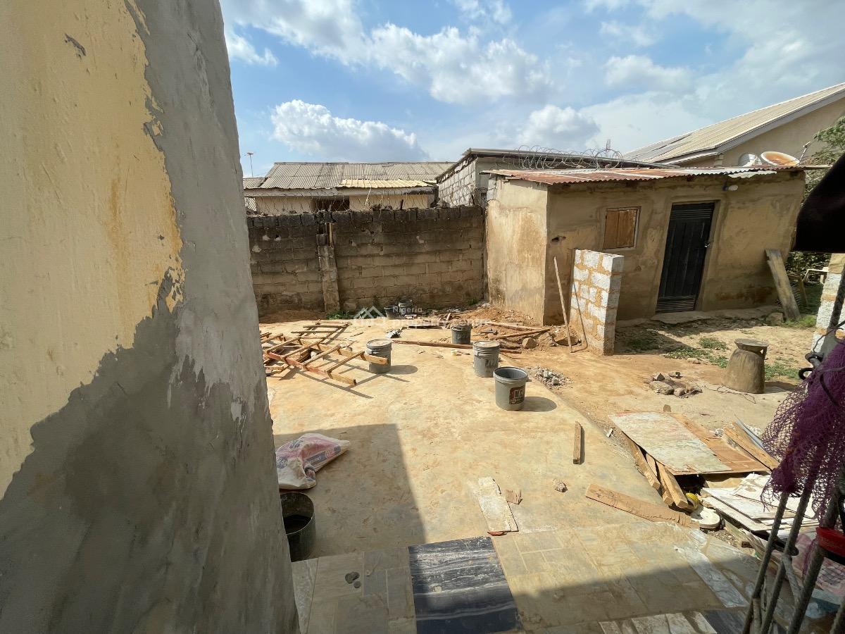 2 Bedroom Flat, Nia Senior Quarters, Lugbe District, Abuja, Flat / Apartment for Rent