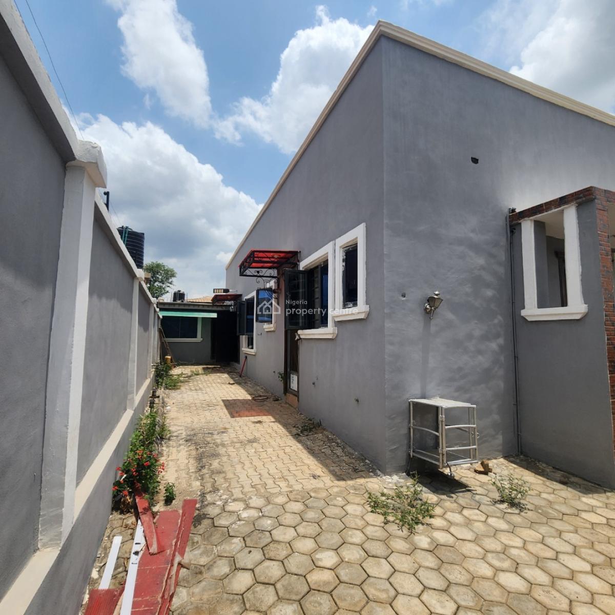 a 2 Bedroom Flat, with Room/parlor and Room Self-contained, Alegongo, Akobo, Ibadan, Oyo, Block of Flats for Sale