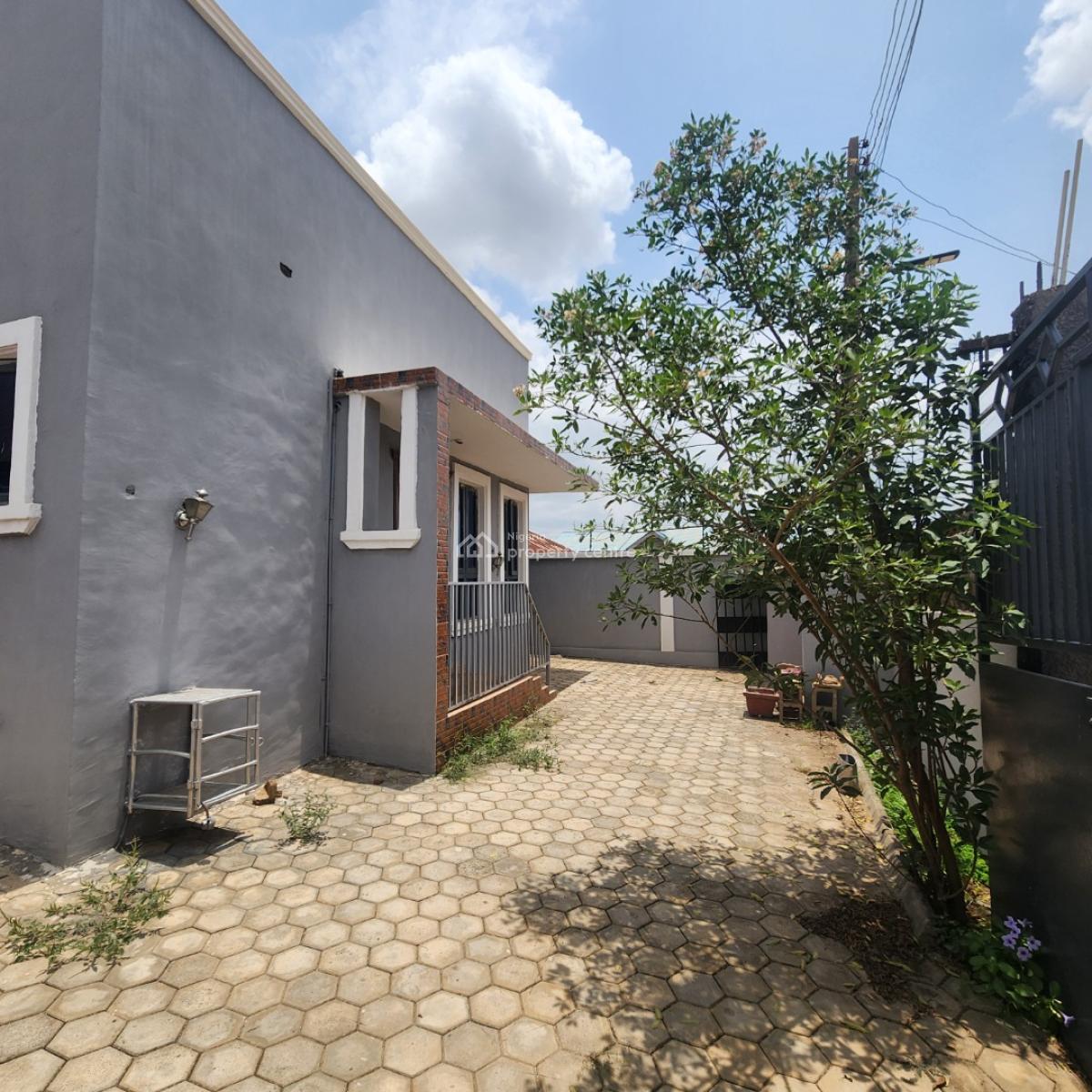 a 2 Bedroom Flat, with Room/parlor and Room Self-contained, Alegongo, Akobo, Ibadan, Oyo, Block of Flats for Sale