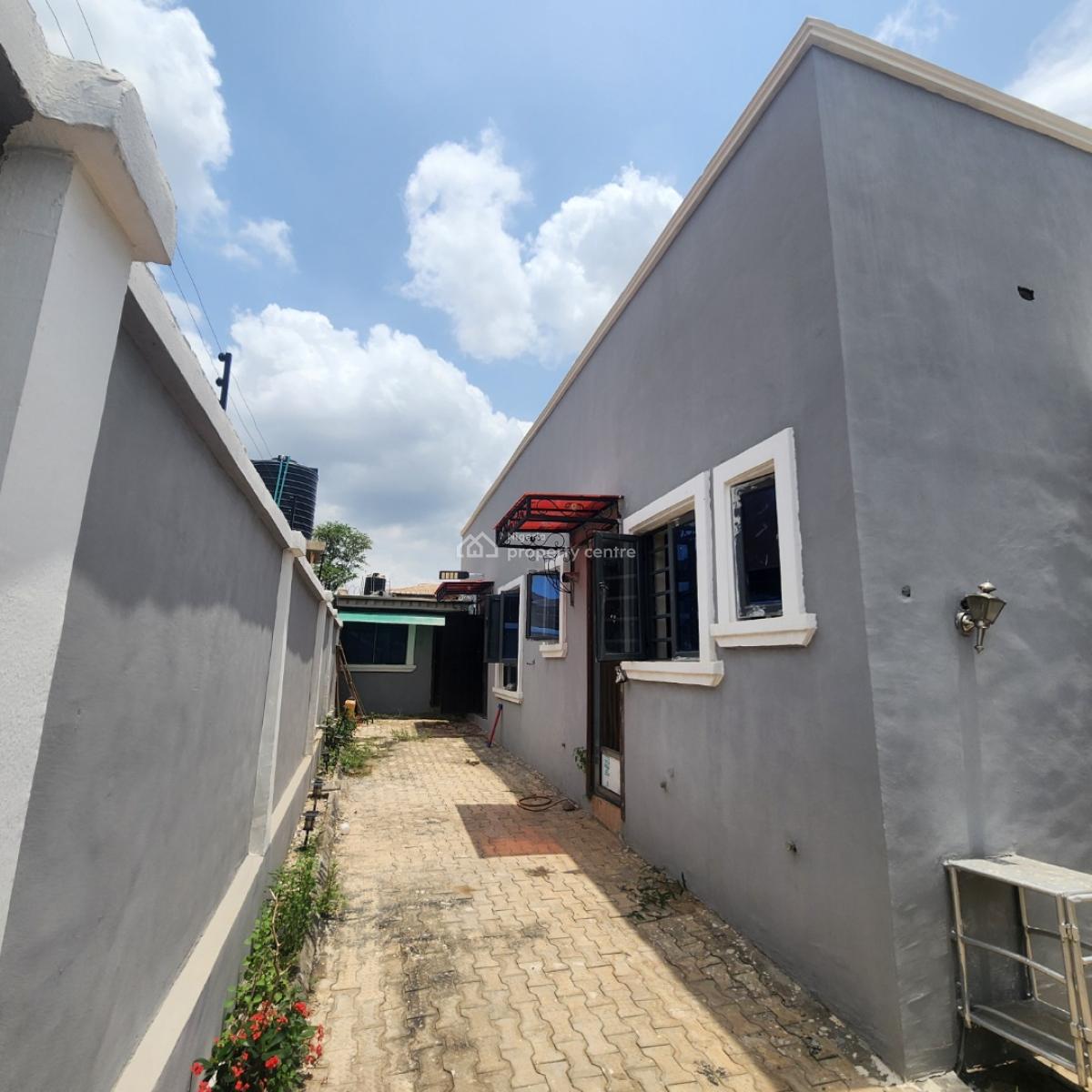 a 2 Bedroom Flat, with Room/parlor and Room Self-contained, Alegongo, Akobo, Ibadan, Oyo, Block of Flats for Sale