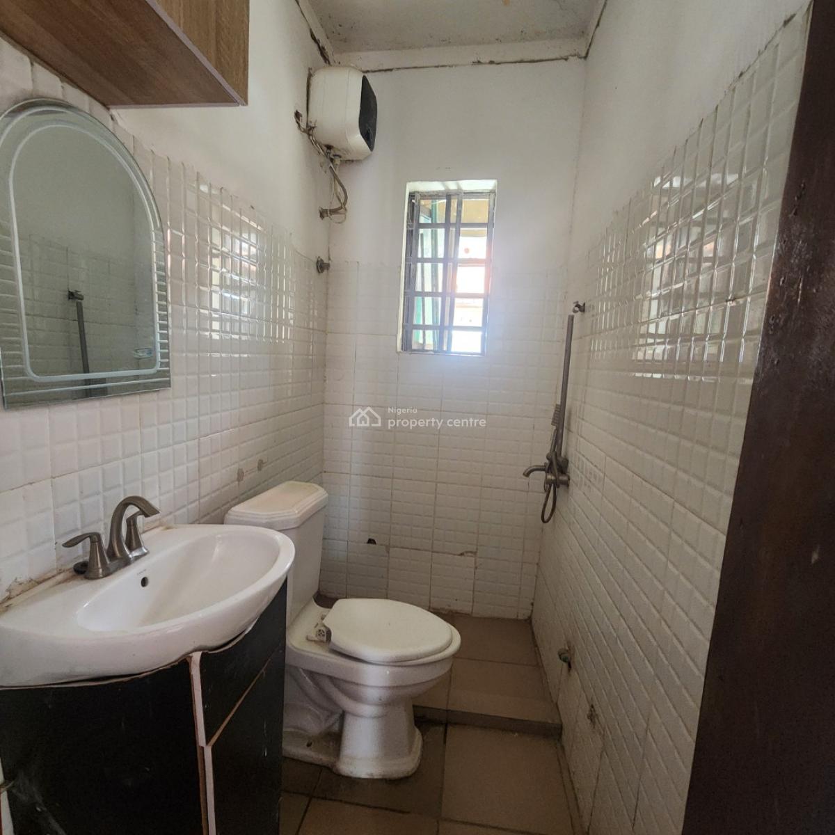 a 2 Bedroom Flat, with Room/parlor and Room Self-contained, Alegongo, Akobo, Ibadan, Oyo, Block of Flats for Sale