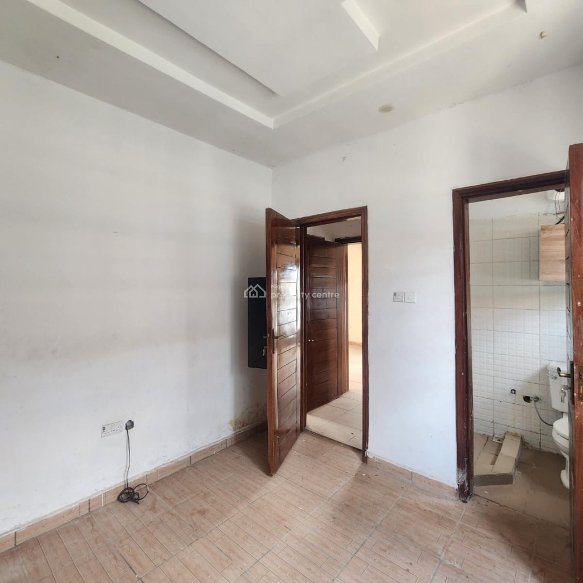 a 2 Bedroom Flat, with Room/parlor and Room Self-contained, Alegongo, Akobo, Ibadan, Oyo, Block of Flats for Sale