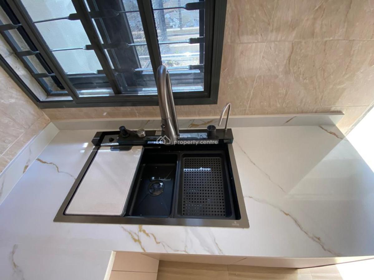 Serviced 4 Bedroom Terrace Duplex with 2 Living Rooms a 1 Room Bq, Guzape District, Abuja, Terraced Duplex for Rent