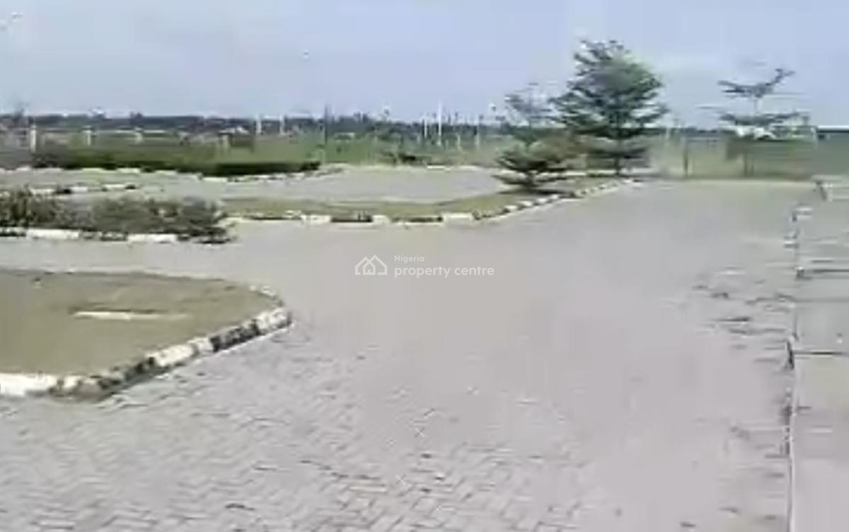 24flats on a 5storey American Stand Building + 2 Functional Elevators, Lekki Free Trade Zone, Ibeju Lekki, Lagos, Block of Flats for Sale