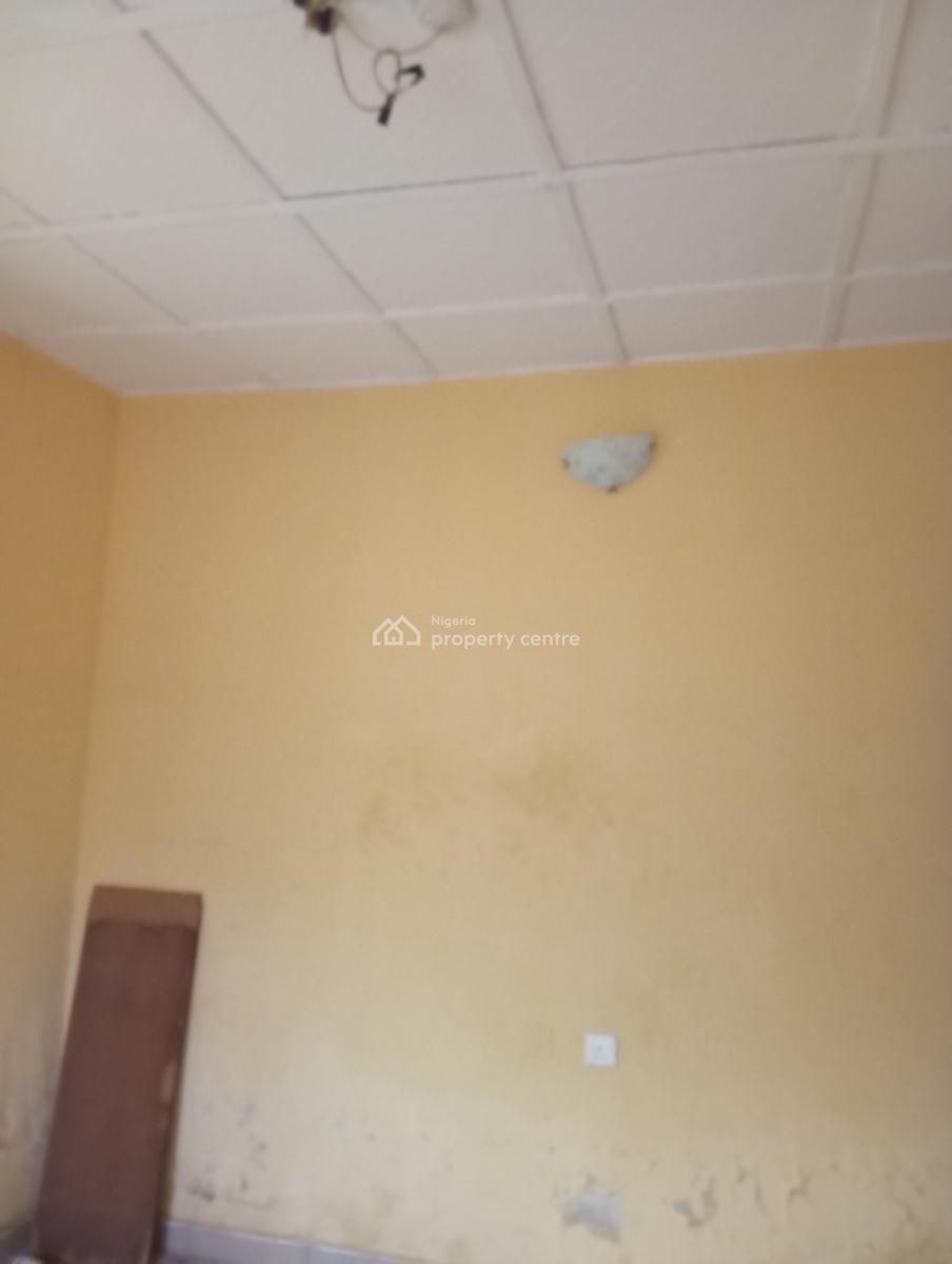 Neat 2 Bedroom Flat, 2 Alhaja Ilorin Street, Ikorodu, Lagos, Flat / Apartment for Rent