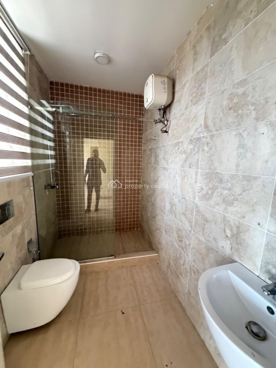 Spacious Serviced 1bedroom Penthouse House, Ologolo Spg Road, Lekki, Lagos, Mini Flat (room and Parlour) for Rent