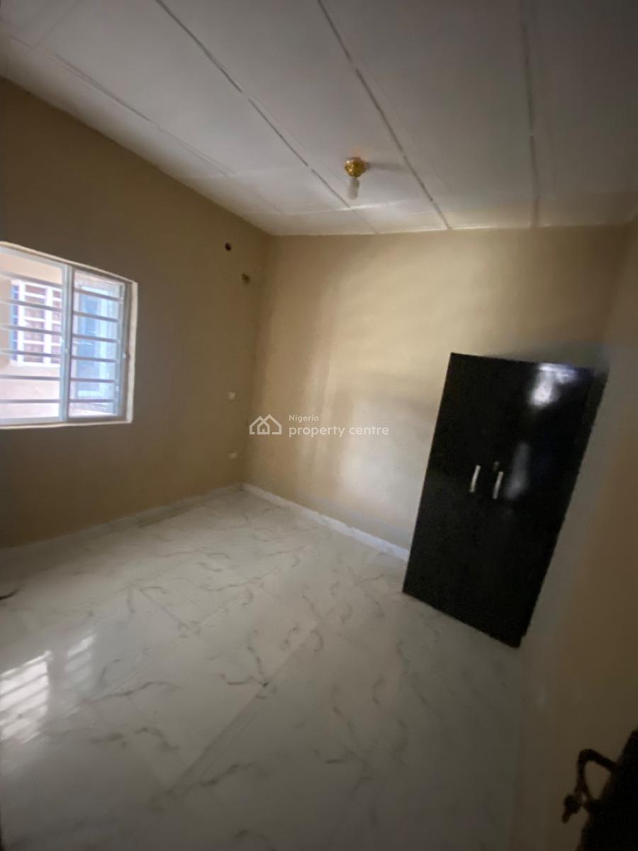 Neatly Used 1bedroom Flat, Value County Estate, Sky Mall Lane, Sangotedo, Ajah, Lagos, Flat / Apartment for Rent