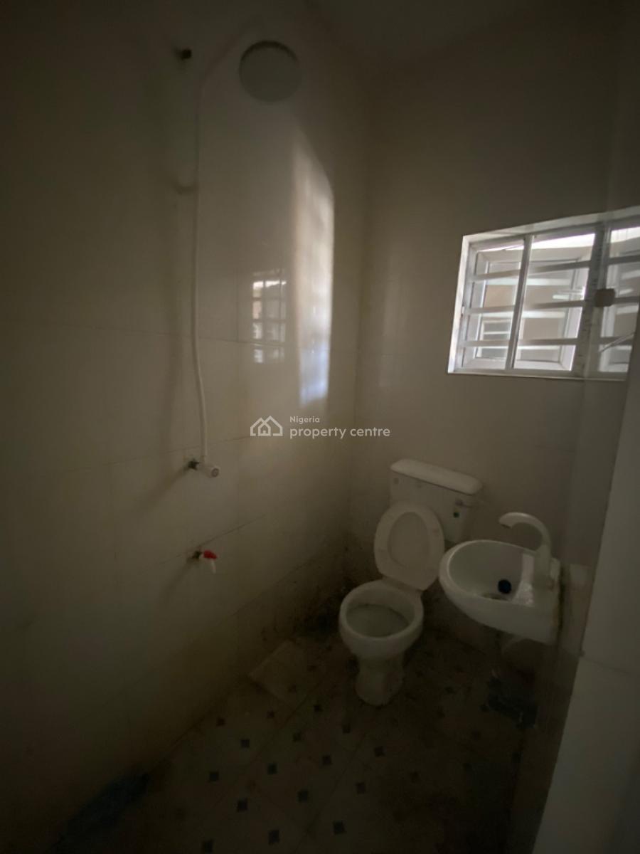 Neatly Used 1bedroom Flat, Value County Estate, Sky Mall Lane, Sangotedo, Ajah, Lagos, Flat / Apartment for Rent