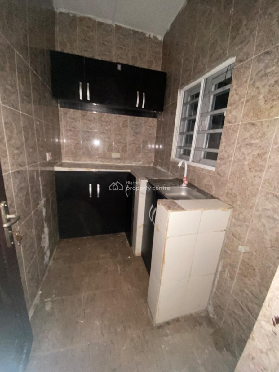 Neatly Used 1bedroom Flat, Value County Estate, Sky Mall Lane, Sangotedo, Ajah, Lagos, Flat / Apartment for Rent