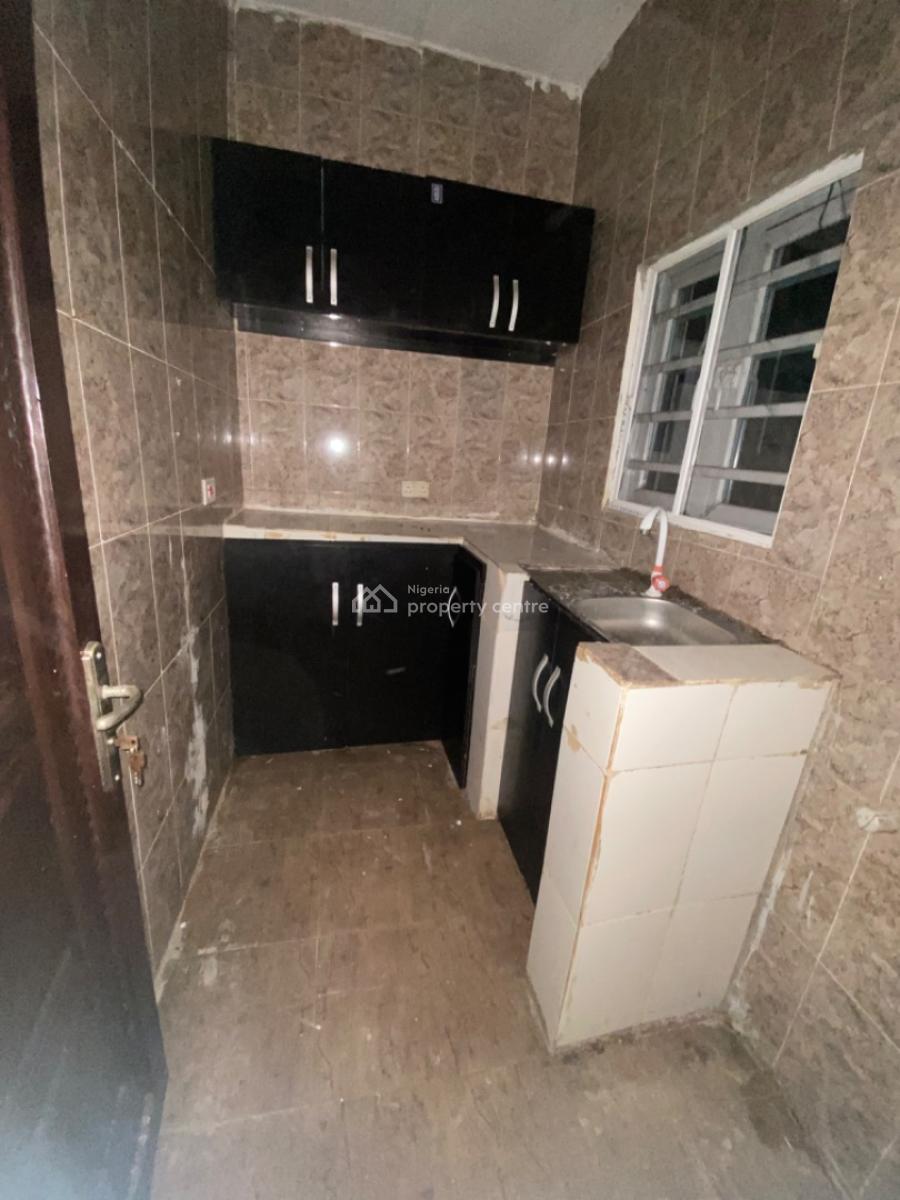 Neatly Used 1bedroom Flat, Value County Estate, Sky Mall Lane, Sangotedo, Ajah, Lagos, Flat / Apartment for Rent