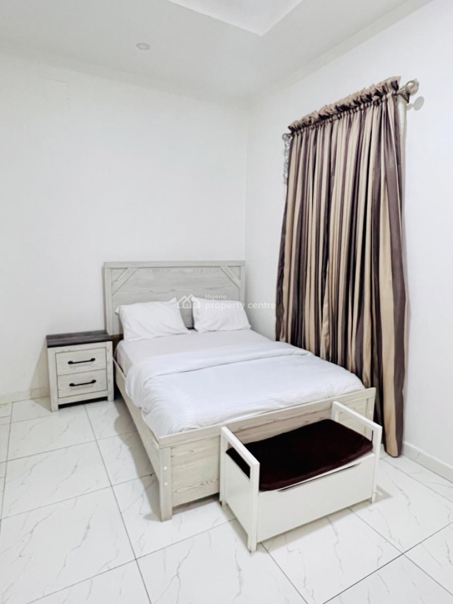 Exquisite Furnished Queens Room with Swimng Pool,gym in Elite Estate, Spring Garden Estate Phase 1, Orchid Road By Lekki 2nd Toll Gate, Lekki, Lagos, Flat / Apartment Short Let