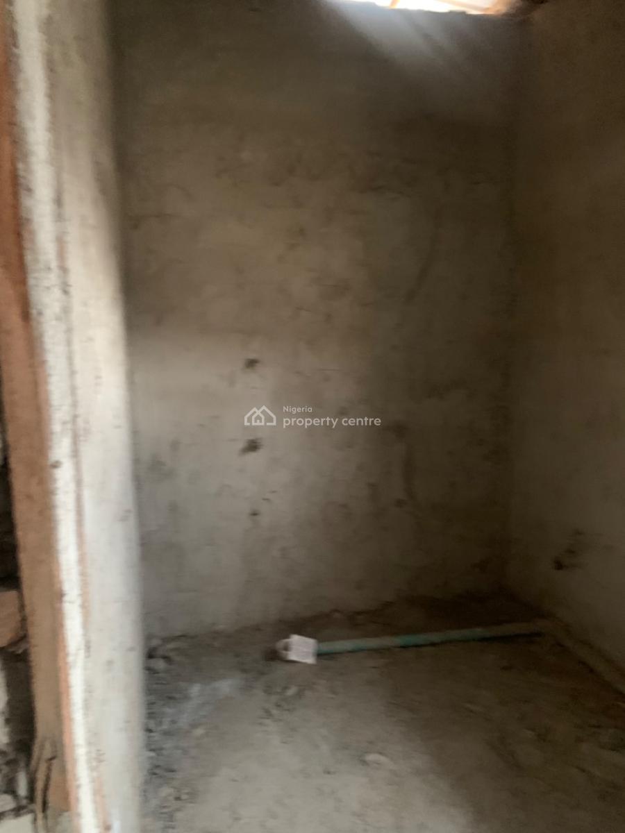 4 Bedroom Duplex (close to The Road), Ota Ono Road, Ikorodu, Lagos, Detached Duplex for Sale