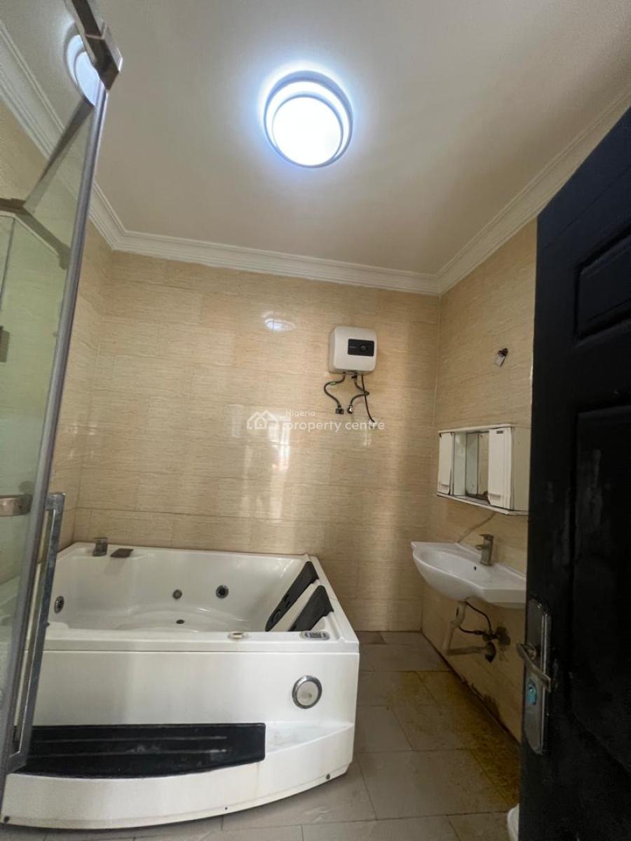 Luxurious Master Bedroom, 33 Chevy View Chevron, Lekki, Lagos, Self Contain (single Rooms) for Rent