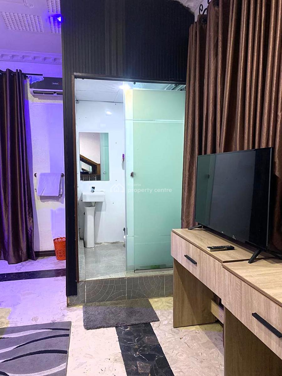 Sensationally Furnished and Serviced Luxury 1 Bedroom Apartment, Magodo Phase 2 Shangisha, Gra Phase 2, Magodo, Lagos, Mini Flat (room and Parlour) Short Let