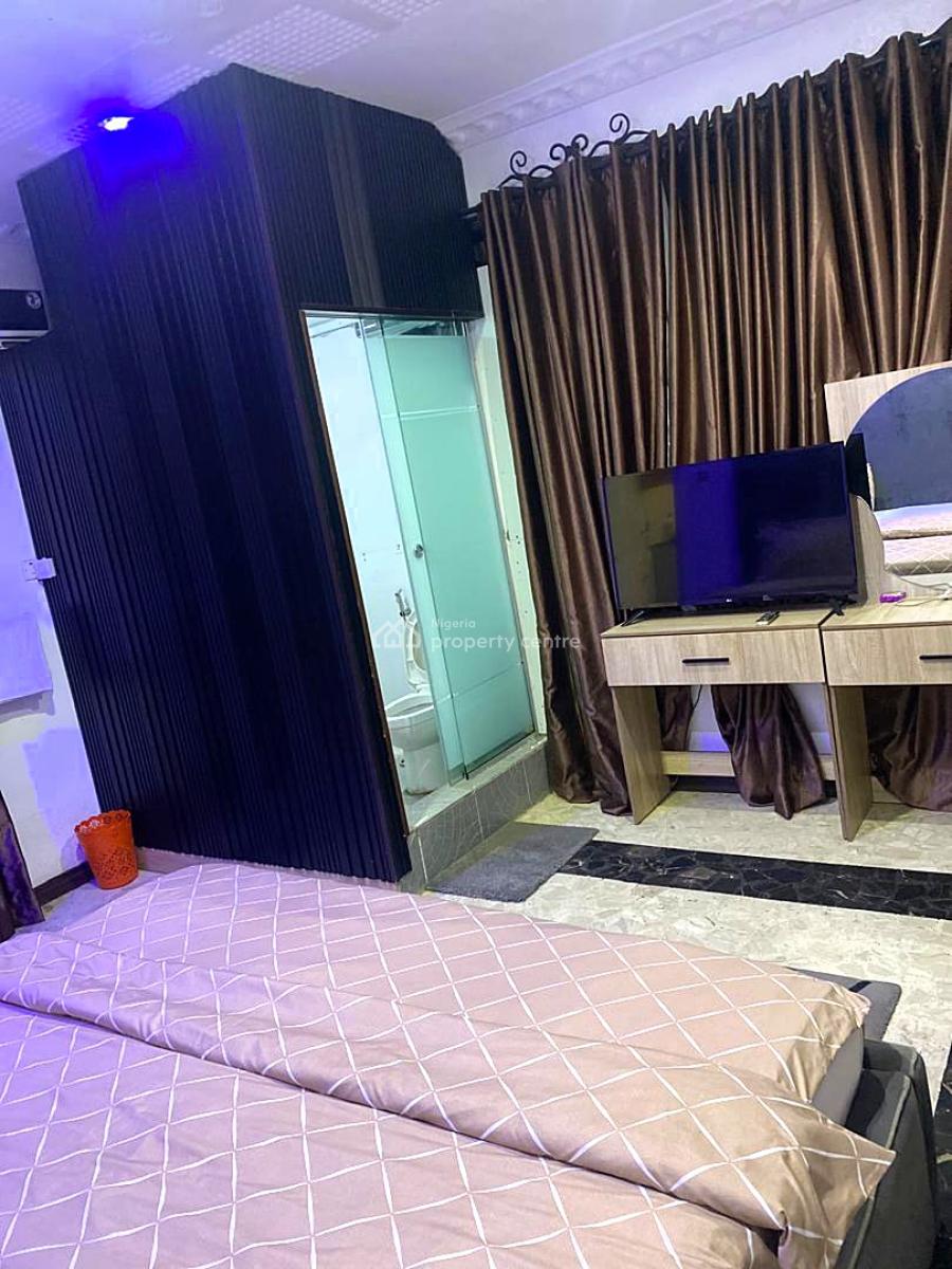 Sensationally Furnished and Serviced Luxury 1 Bedroom Apartment, Magodo Phase 2 Shangisha, Gra Phase 2, Magodo, Lagos, Mini Flat (room and Parlour) Short Let