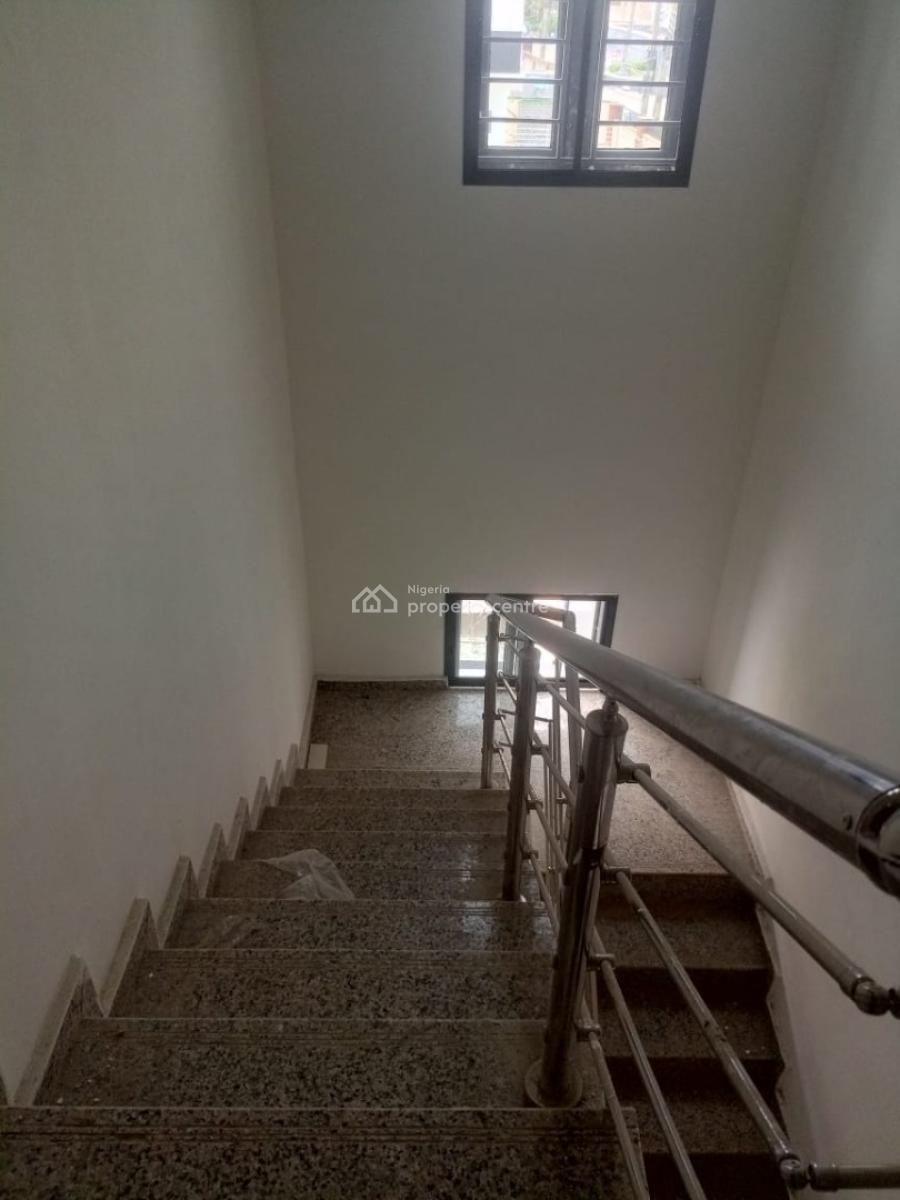 5 Bedroom Semi Detached Duplex, Gra Phase 2, Magodo, Lagos, Semi-detached Duplex for Sale