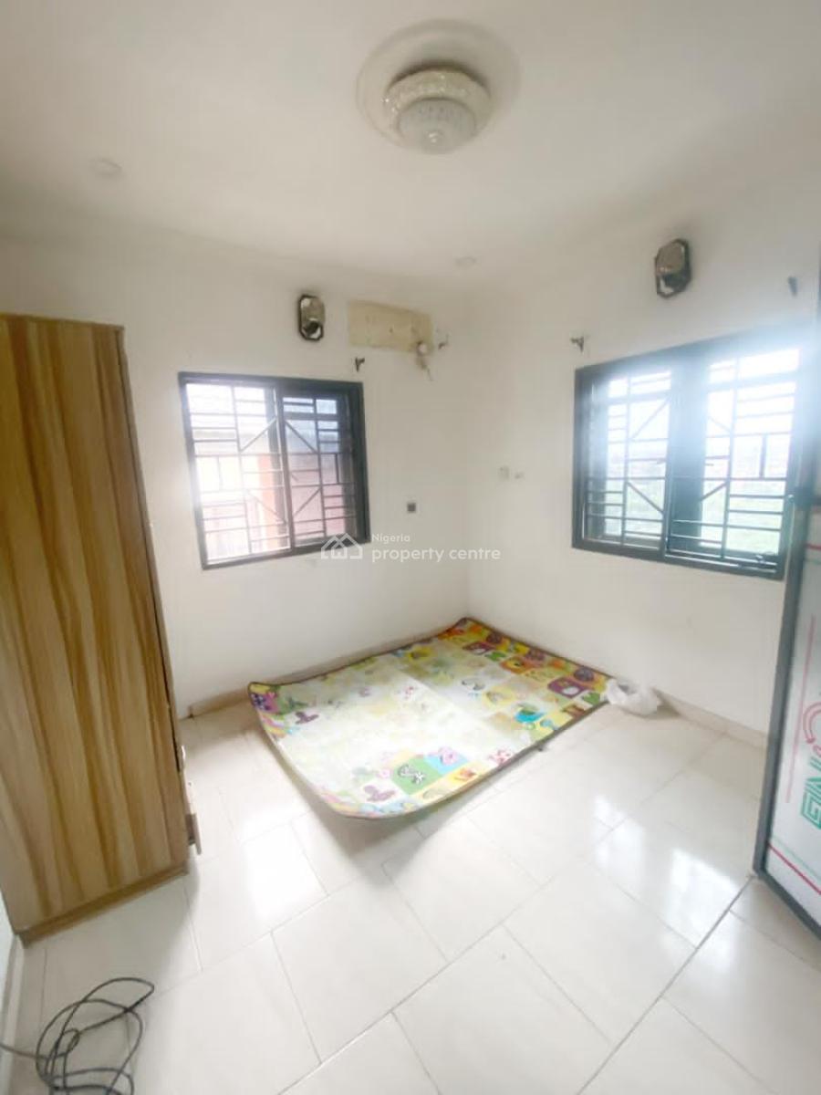 Well Maintained 2 Bedroom Flat, Magodo, Gra Phase 1, Magodo, Lagos, Flat / Apartment for Rent