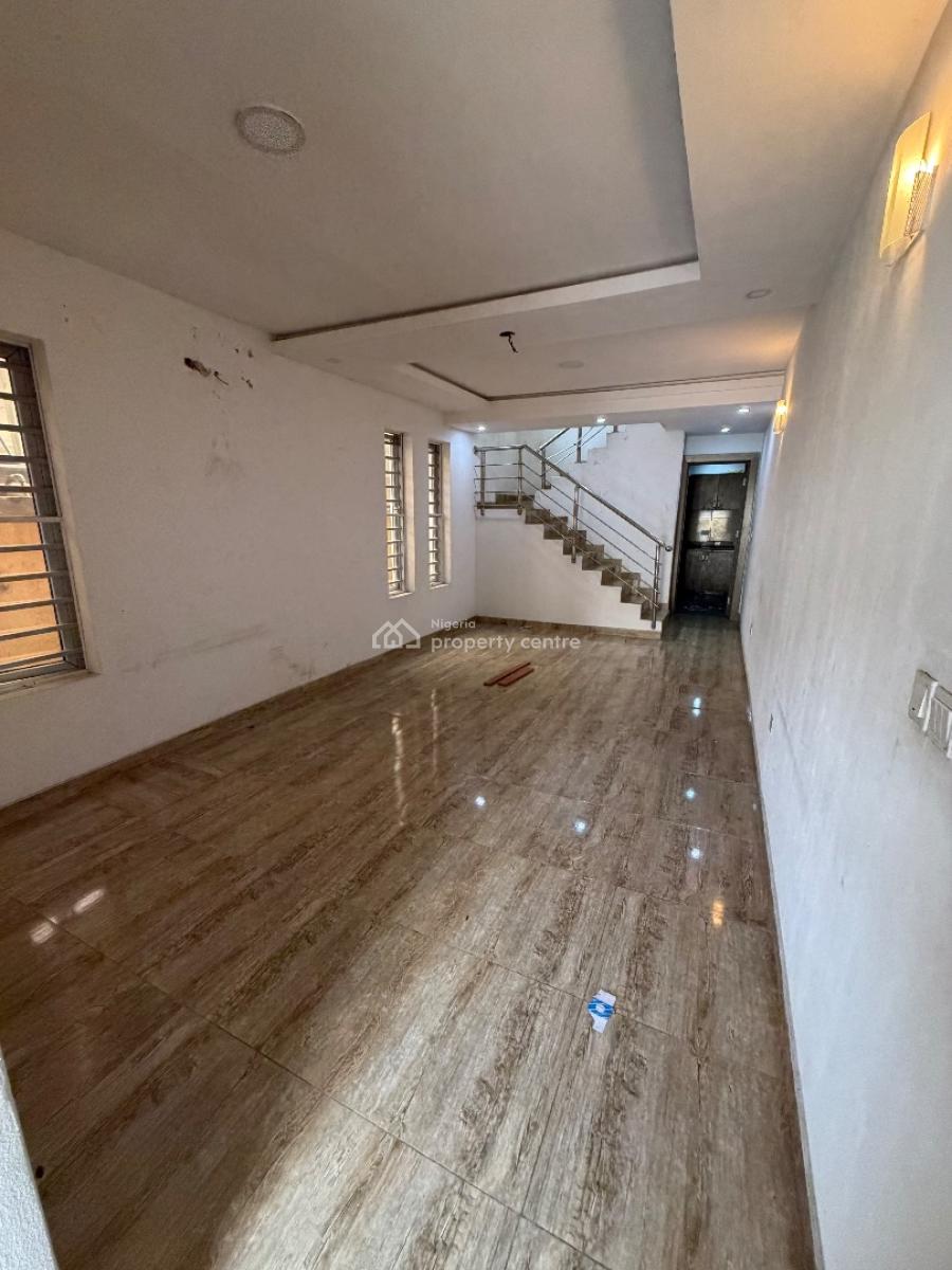 Semi Detached 4 Bedroom, Ologolo, Lekki, Lagos, Semi-detached Duplex for Rent