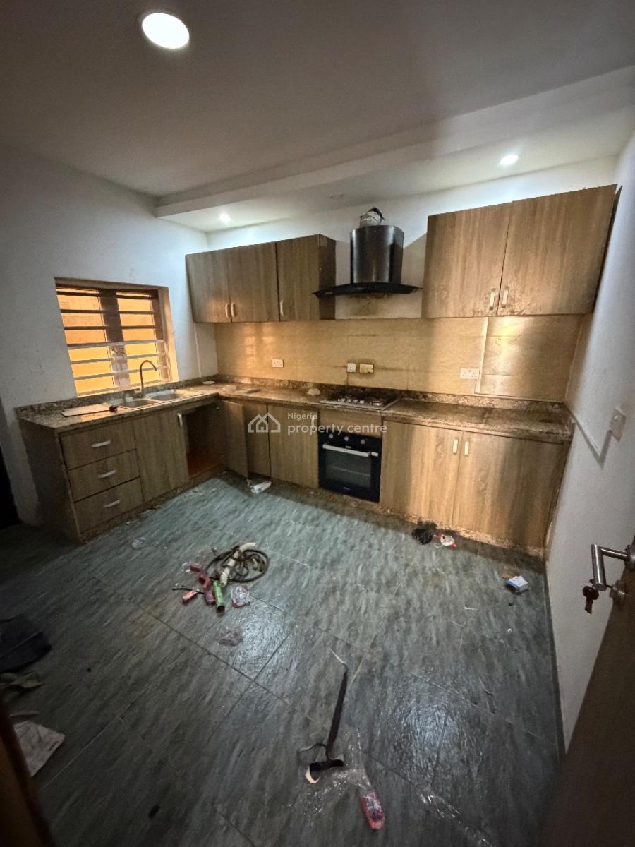 Semi Detached 4 Bedroom, Ologolo, Lekki, Lagos, Semi-detached Duplex for Rent