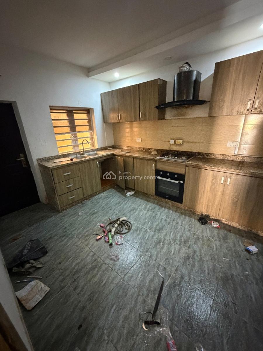 Semi Detached 4 Bedroom, Ologolo, Lekki, Lagos, Semi-detached Duplex for Rent