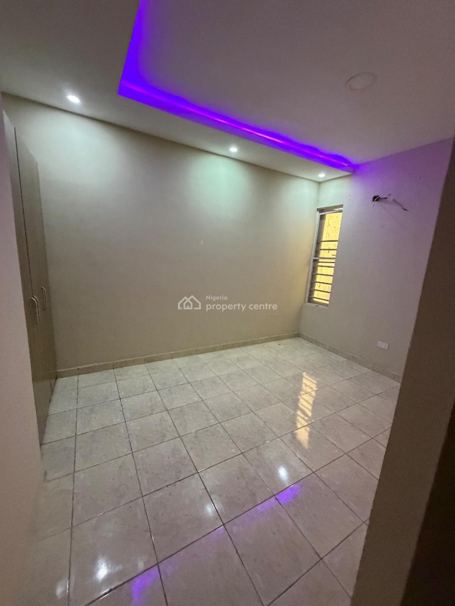 Semi Detached 4 Bedroom, Ologolo, Lekki, Lagos, Semi-detached Duplex for Rent